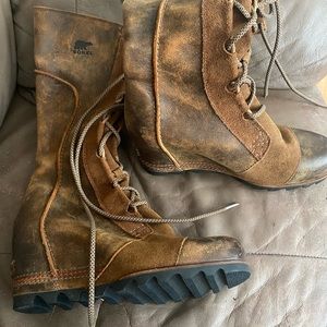 Sorel leather wedge boots BRAND NEW